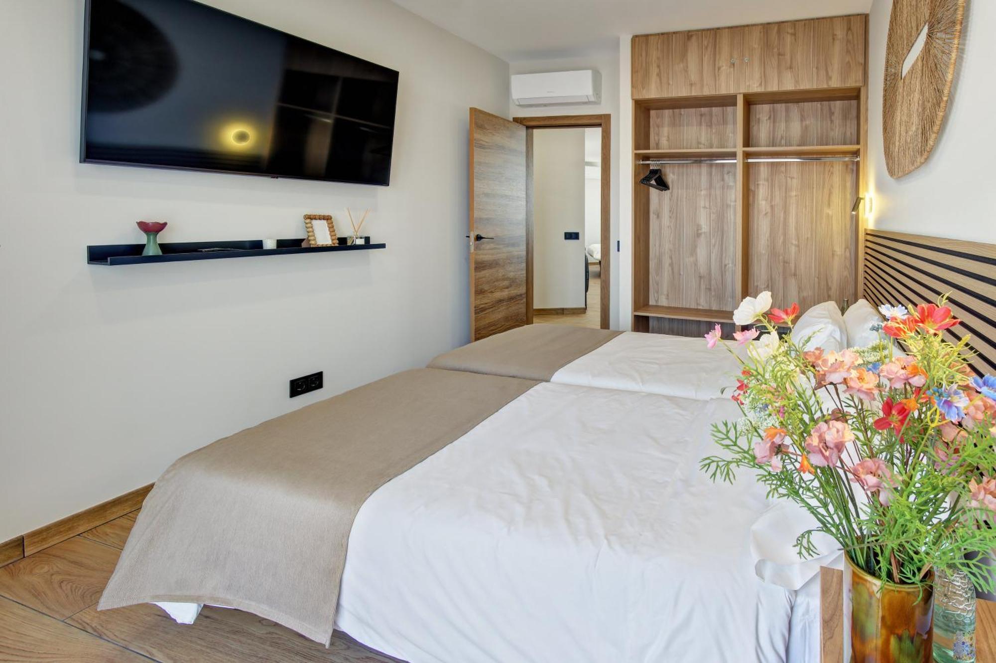 Lagom Apartments New, 5 Min Walk From The Sea リョレート・デ・マル エクステリア 写真